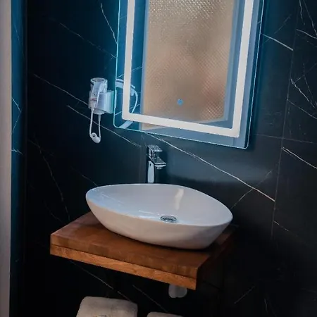酒店 Hotel Durrës